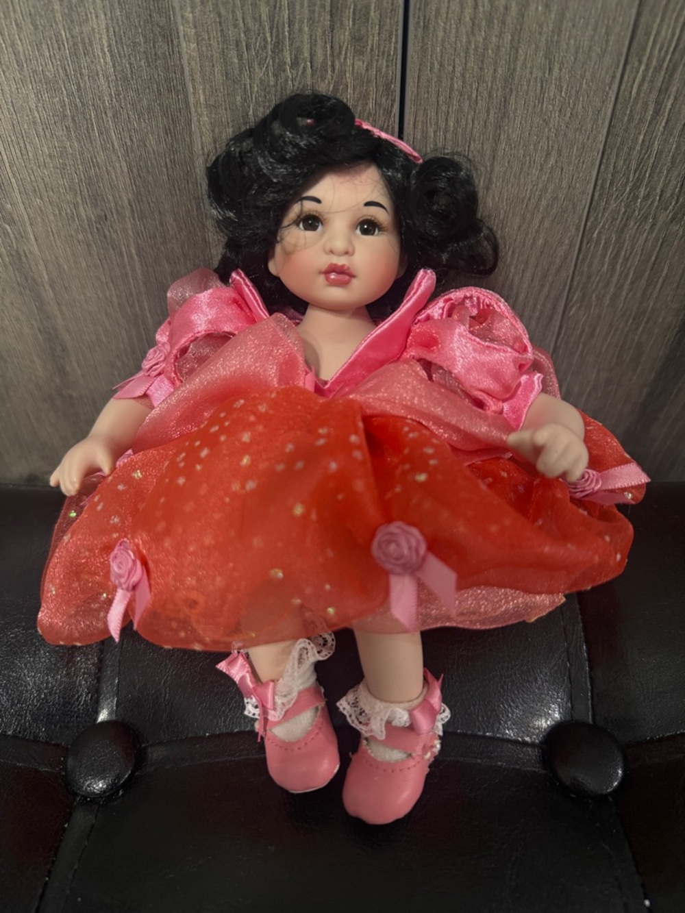 Vintage Marie Osmond Tiny Tots Disneyland Rose Anniversary Porcelain Doll 2009